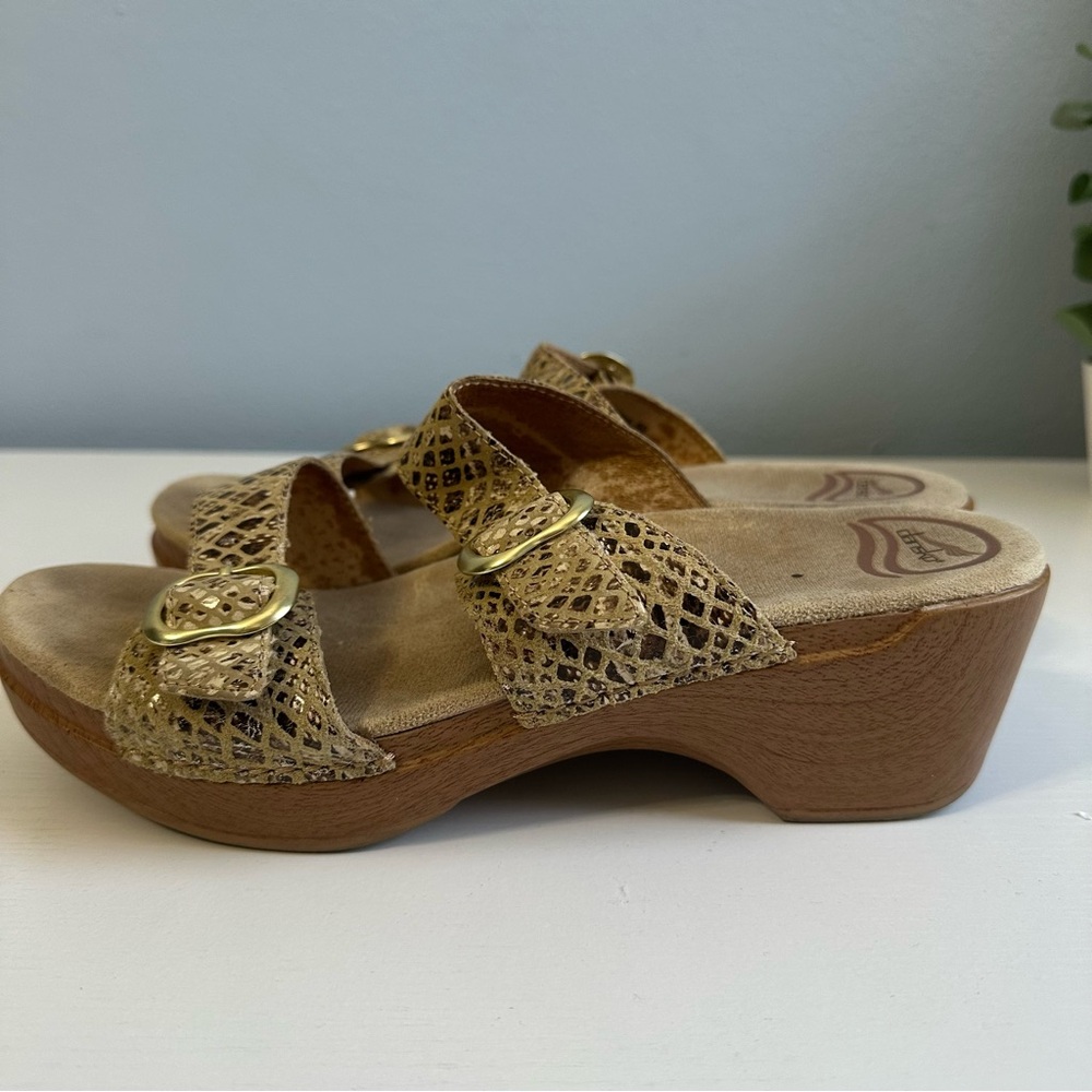 Dansko Sophie Sandal Leather Beige Dual Strap Buckle Sz 40 US 9.5-10